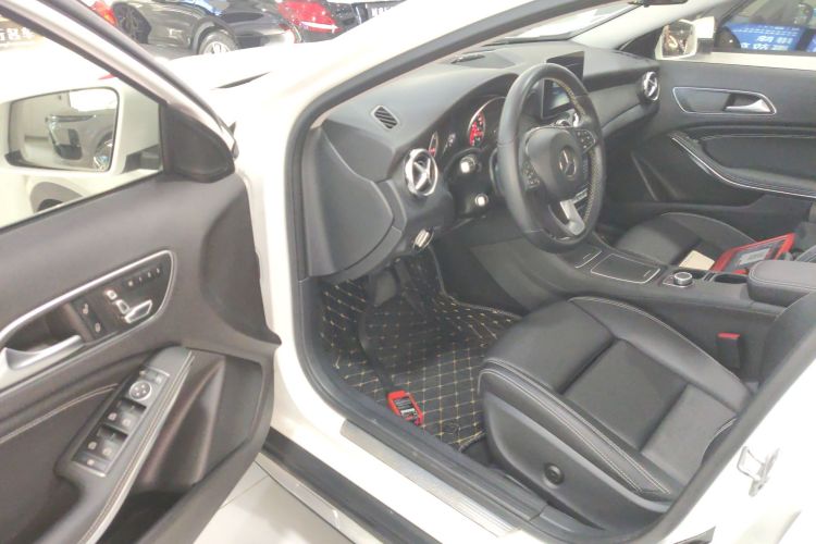 Mercedes-Benz GLA Class (Imported) 2017 car image #13