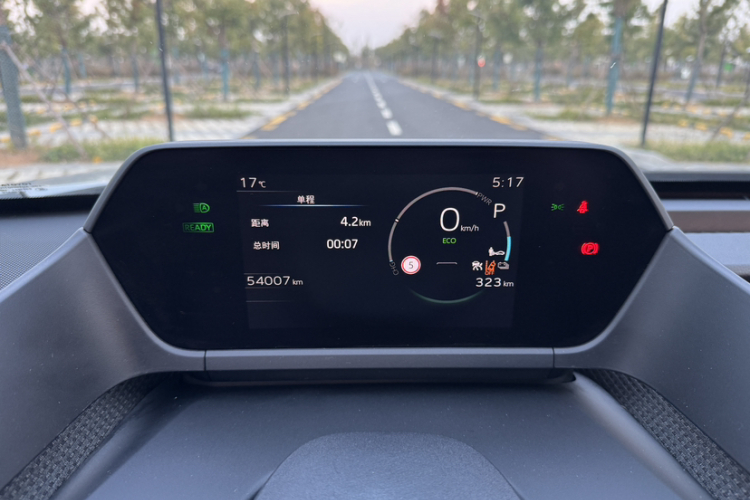 Toyota bZ4X 2022 immagine di auto #13