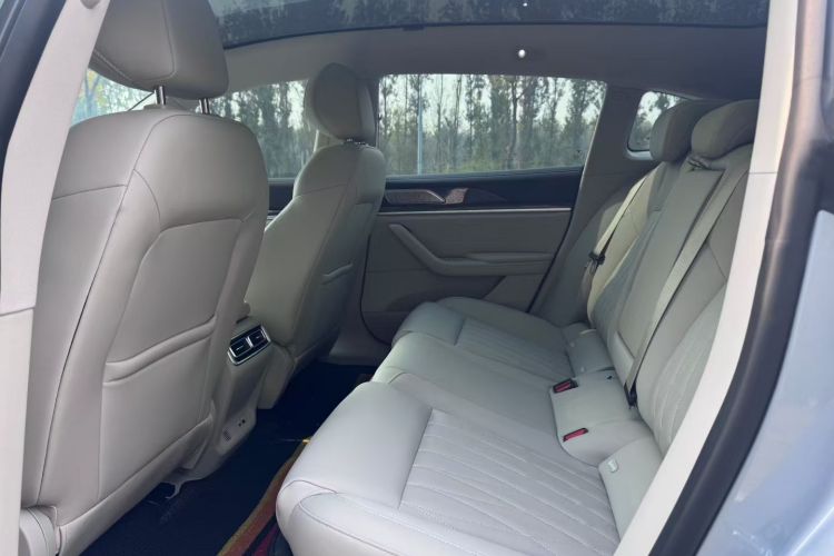 哪吒汽车 哪吒S猎装 2025 汽车图片 #13