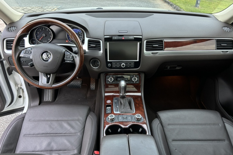 Volkswagen Touareg 2015 car image #13