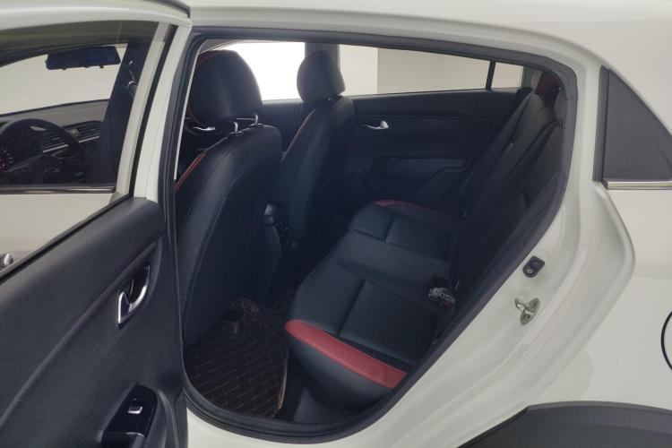 Kia Rio Cross 2019 صورة سيارة #13