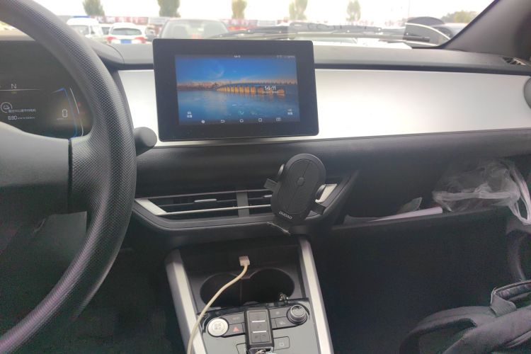 BYD e1 2020 #13 BYD e1 2020 car image #13