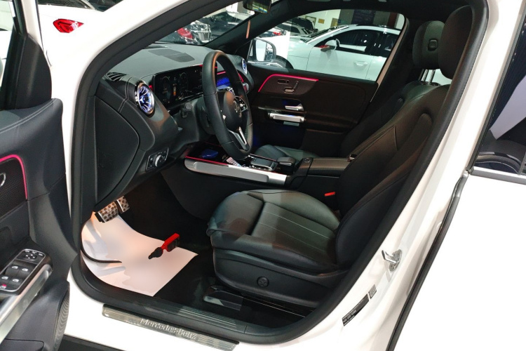 Mercedes-Benz EQB Class 2022 #13 Mercedes-Benz EQB Class 2022 car image #13