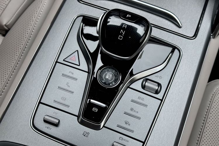 BYD Tang New Energy 2024 image de voiture #13