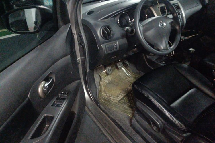 日产 骊威 2013 汽车图片 #13