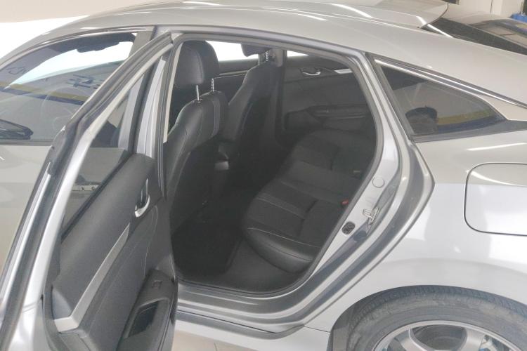 Honda Civic 2019 car image #13