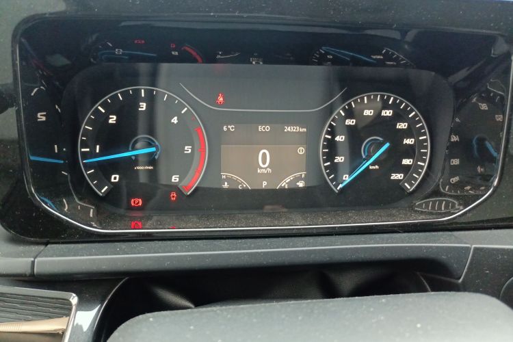 Ford E-Transit 2025 car image #13