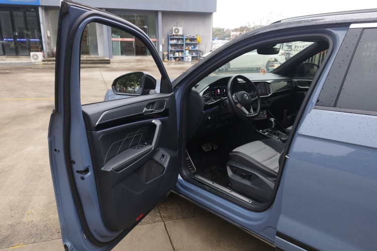 Volkswagen Tayron X 2020 car image #13