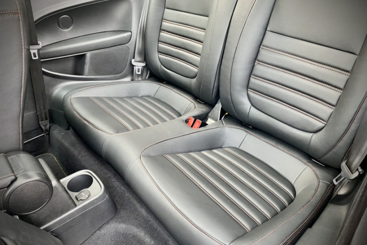 Volkswagen Beetle 2016 car image #13