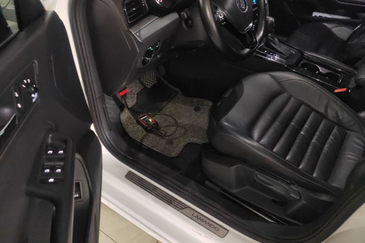 Volkswagen Lamando 2018 immagine di auto #13