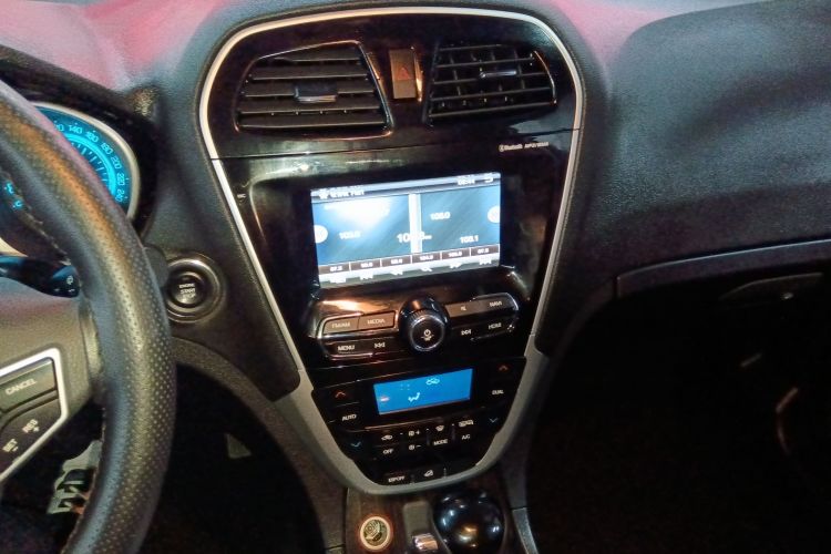 GAC Trumpchi GS5 Super 2016 car image #13