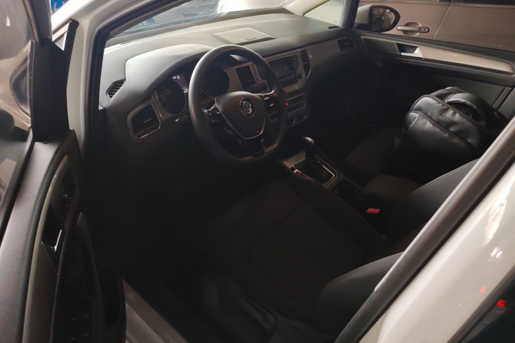 Volkswagen Golf Sportsvan 2018 #13 Volkswagen Golf Sportsvan 2018 car image #13