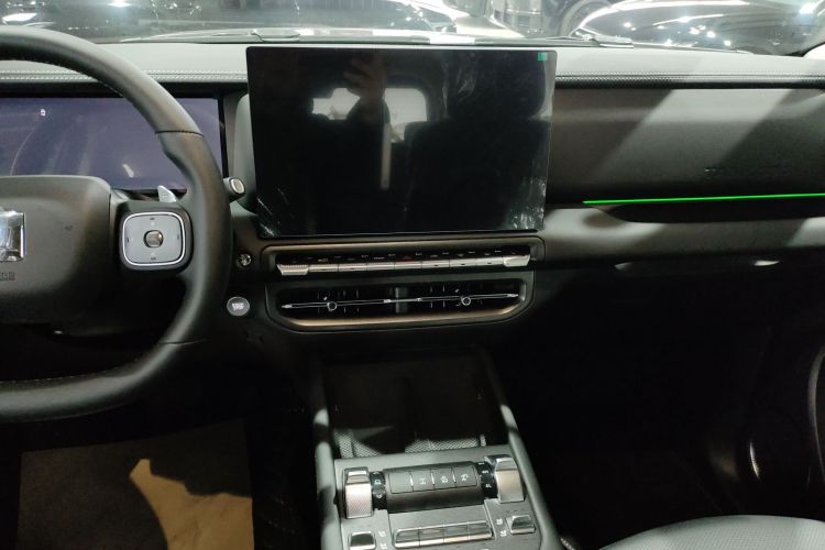 Tank 300 New Energy 2025 #13 Tank 300 New Energy 2025 car image #13