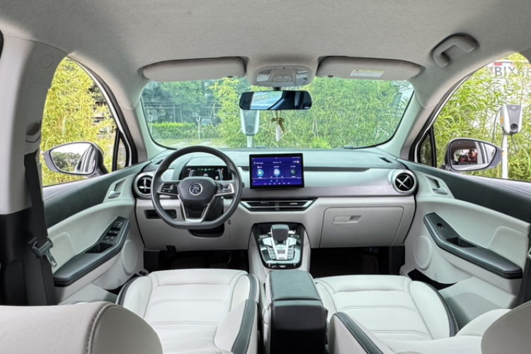 BYD Yuan 2021 car image #13