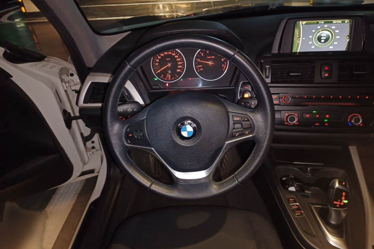 BMW 1 Series (Imported) 2013 car image #13