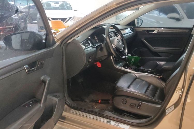 Volkswagen Passat 2017 car image #13