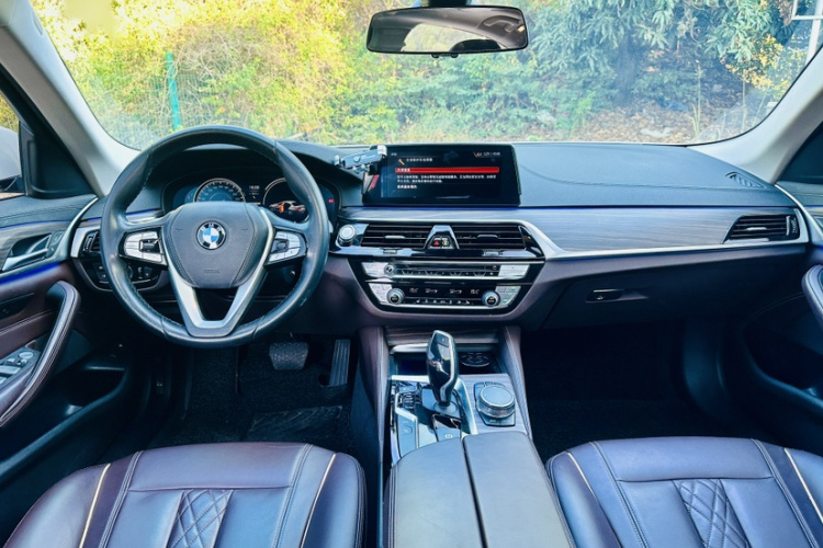 BMW M5 New Energy 2019 car image #13