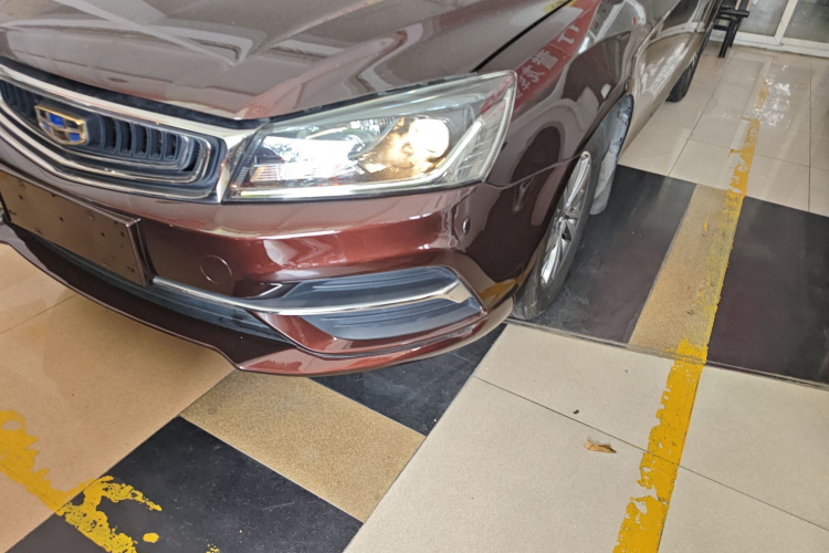GEELY Emgrand 2018 car image #13