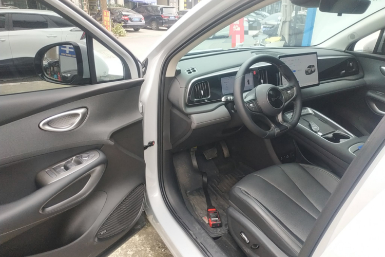 BYD Sea Lion 05 EV 2025 #13 BYD Sea Lion 05 EV 2025 car image #13