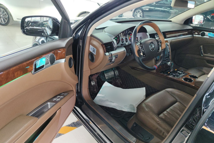 Volkswagen Pheaton 2016 imagen de coche #13