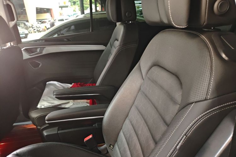 Volkswagen Talagon 2023 car image #13