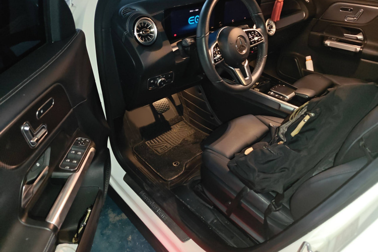 Mercedes-Benz EQB Class 2022 car image #13