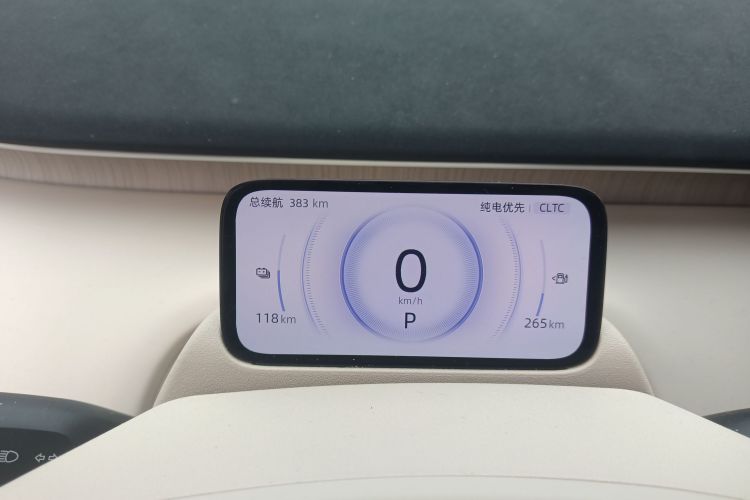 Deepal S09 2025 car image #13