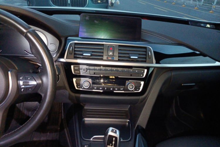 BMW 3 Series GT 2020 immagine di auto #13