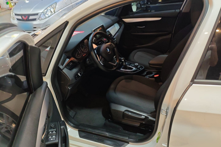 BMW 2 Series Tourer (Imported) 2015 #13 BMW 2 Series Tourer (Imported) 2015 car image #13