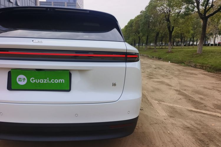 Li i6 2025 صورة سيارة #13