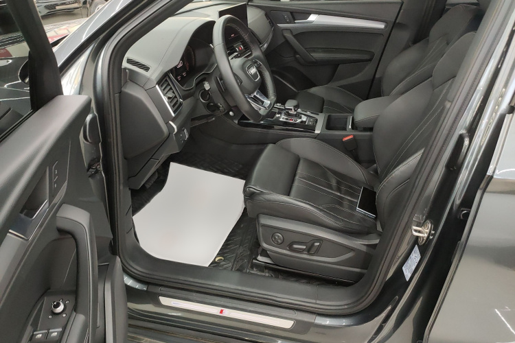 Audi Q5L Sportback 2021 car image #13