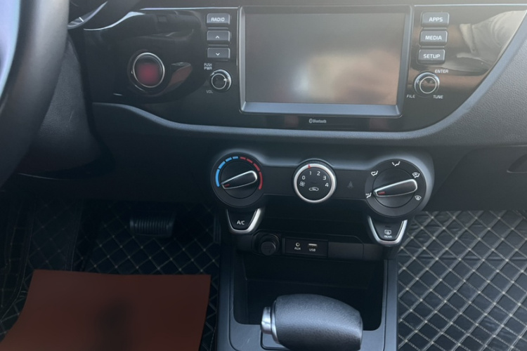 Kia Rio Cross 2018 صورة سيارة #13