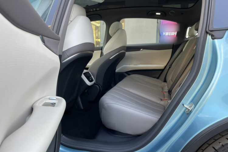 Deepal L07 2024 #13 Deepal L07 2024 car image #13