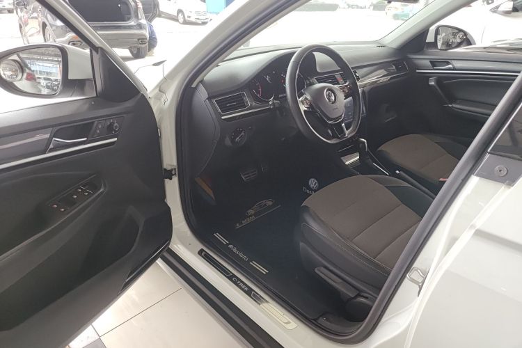 Volkswagen C-Trek 2018 immagine di auto #13