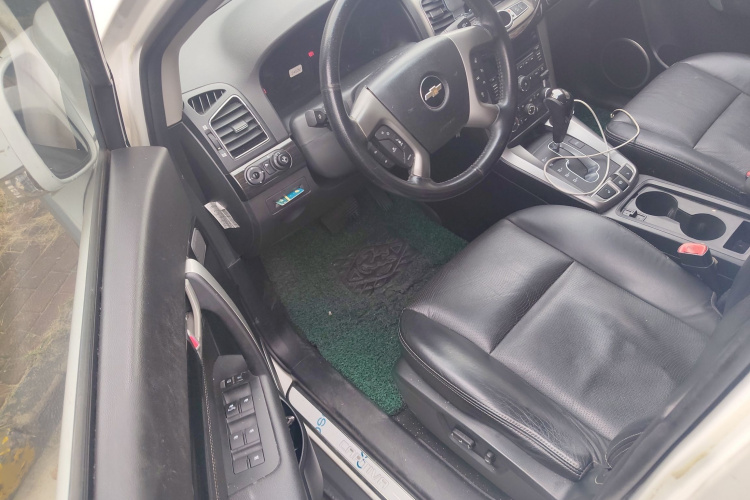 Chevrolet Captiva 2015 car image #13