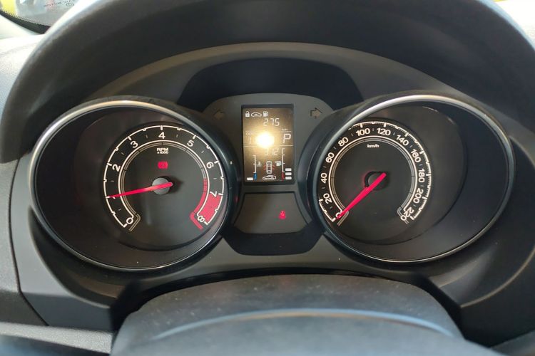 MG GT 2015 #13 MG GT 2015 car image #13