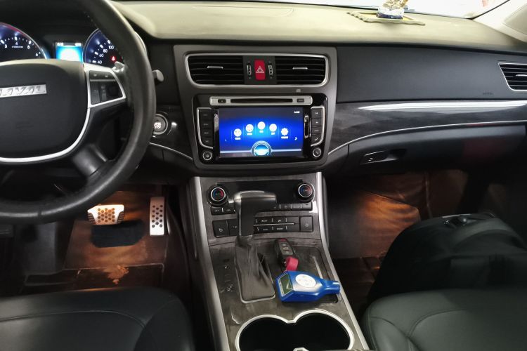 Haval H8 2017 #13 Haval H8 2017 car image #13