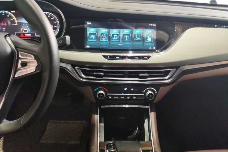 Changan Eado EV 2018 car image #13