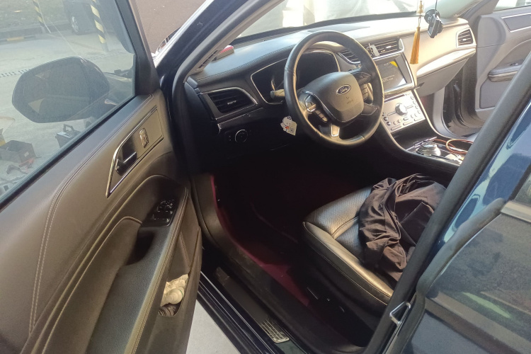 Ford Taurus 2016 car image #13