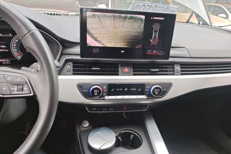 Audi A4 2021 immagine di auto #13