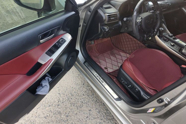 丰田 雷克萨斯IS 2017 汽车图片 #13