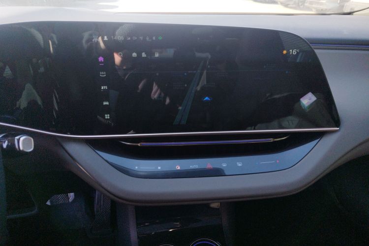 HongQi EH7 2024 car image #13