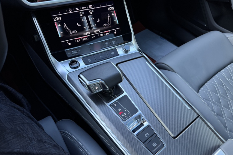 Audi A7L 2024 immagine di auto #13