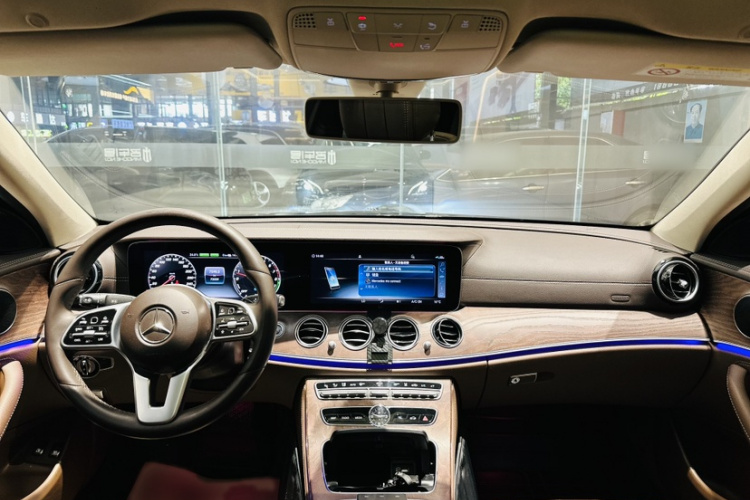 Mercedes-Benz E Class New Energy 2020 car image #13