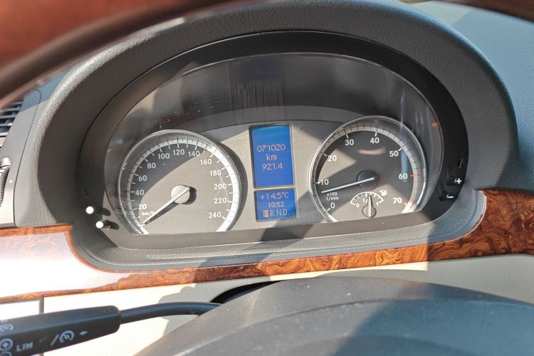 Mercedes-Benz Viano (Imported) 2015 car image #13