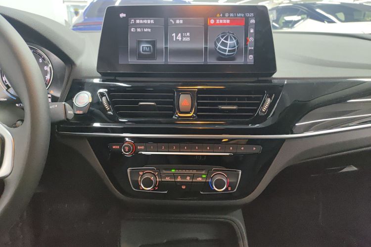 BMW 1 Series 2023 car image #13