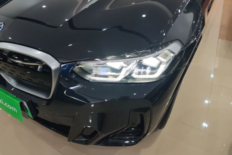 BMW iX3 2024 car image #13