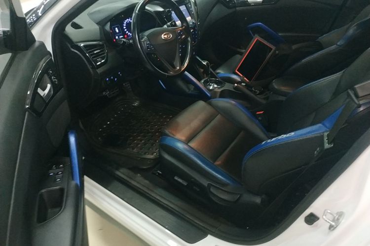 Hyundai Veloster 2015 #13 Hyundai Veloster 2015 car image #13