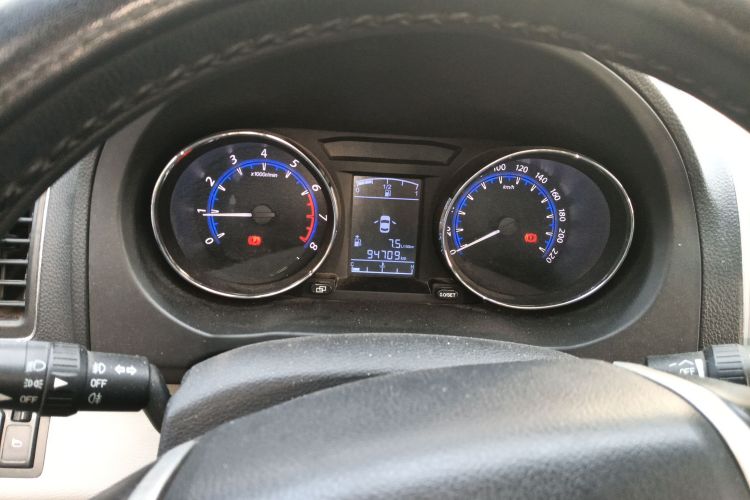 Forthing S500 2017 car image #13