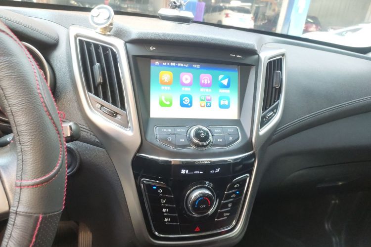 Changan CS35 2018 car image #13